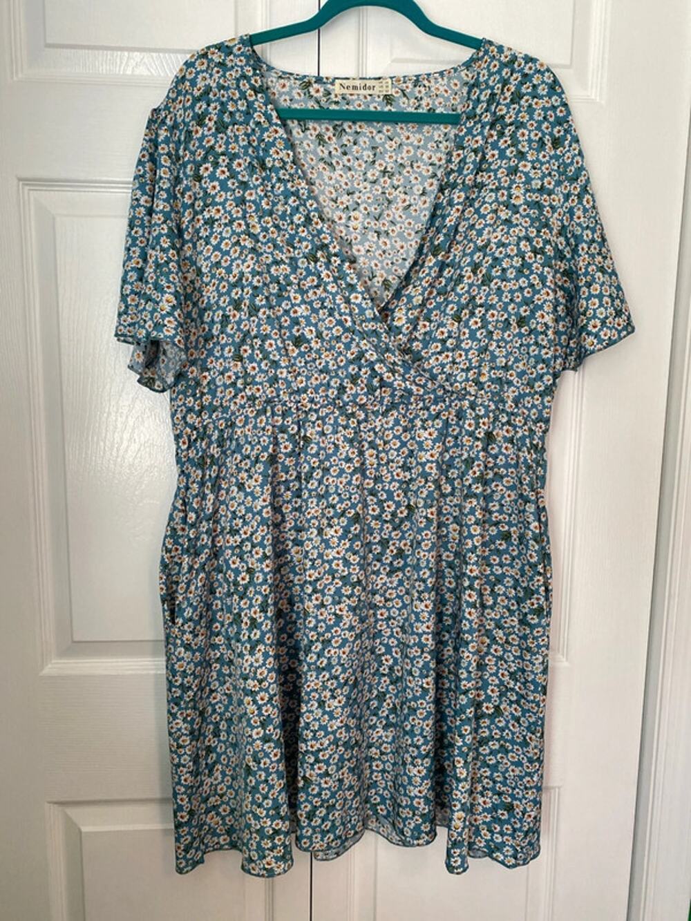 Women’s plus-size floral midi dress size 20
